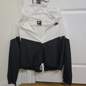 Nike Women's Black And White Cropped Windbreaker